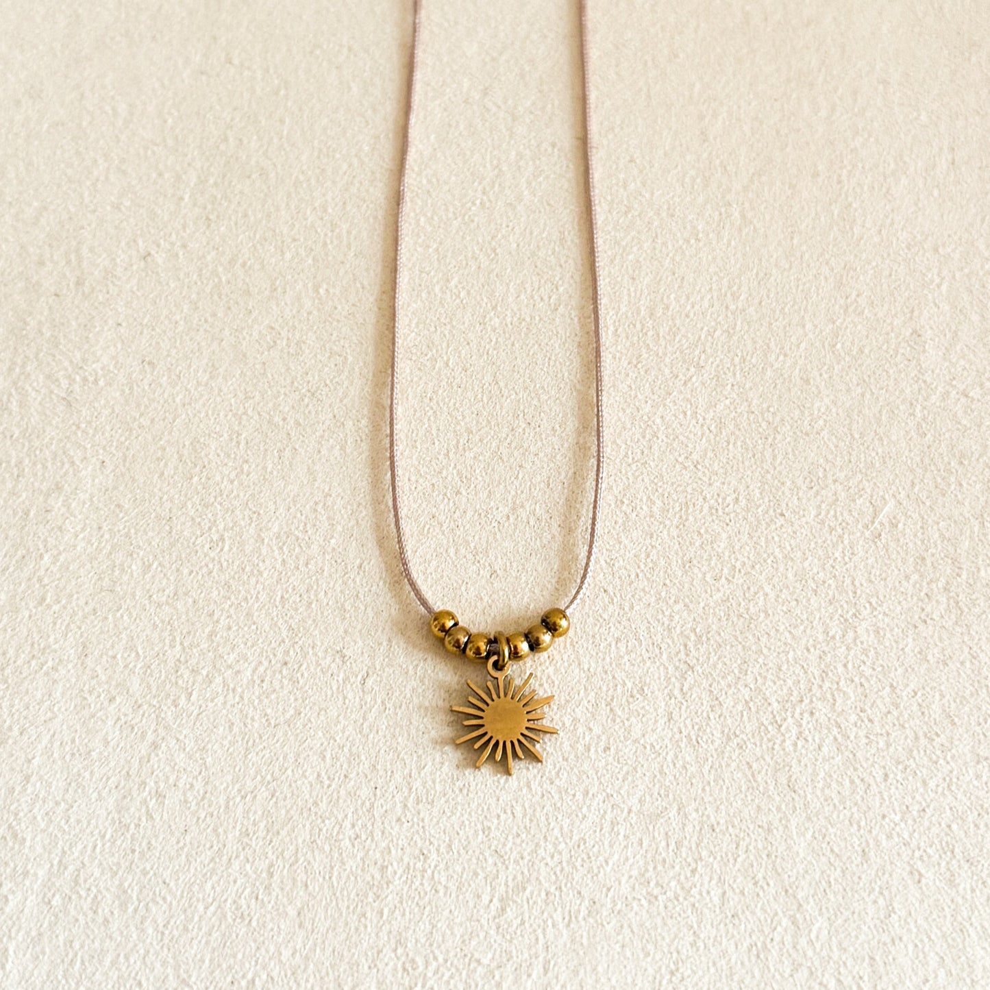Choker "Less is more" beige